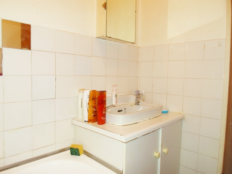 1 Bedroom Property for Sale in Esterville Western Cape